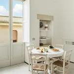 Apartment La Canonica *